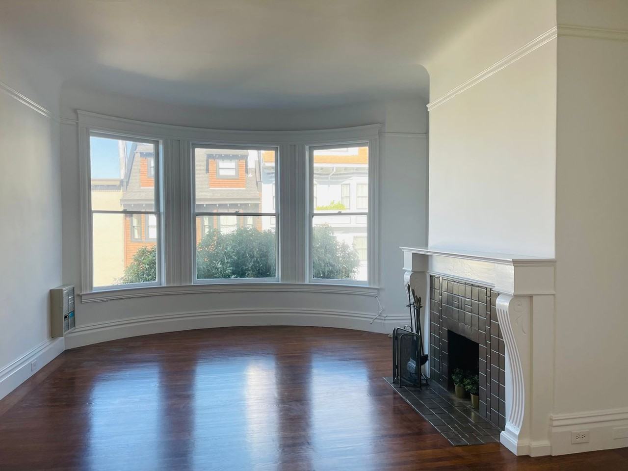 2937 Scott St - Photo 2 of 43