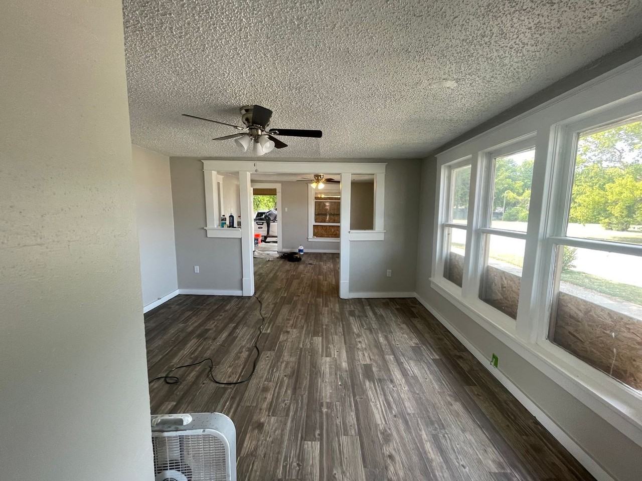 2045 N Maplewood Ave - Photo 3 of 5