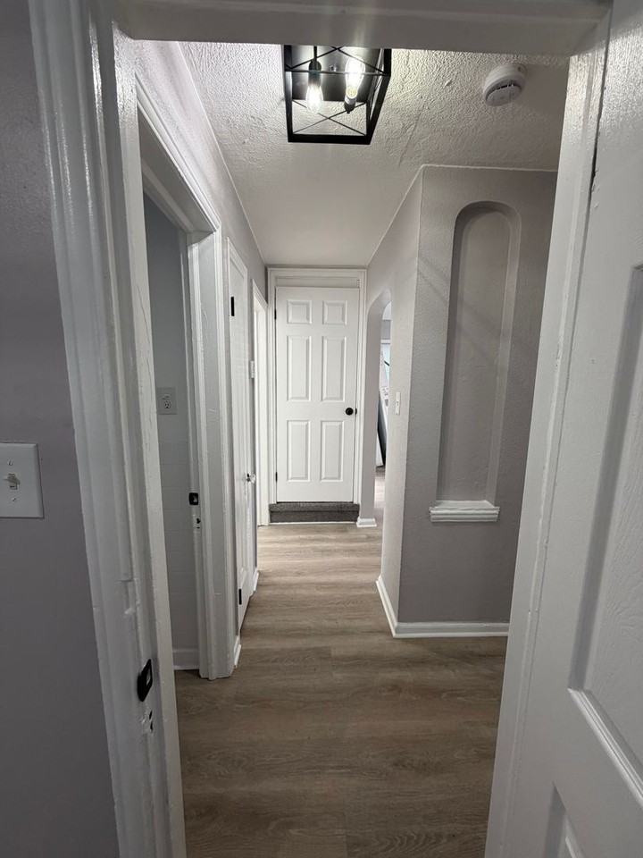 19437 Prevost St - Photo 2 of 16