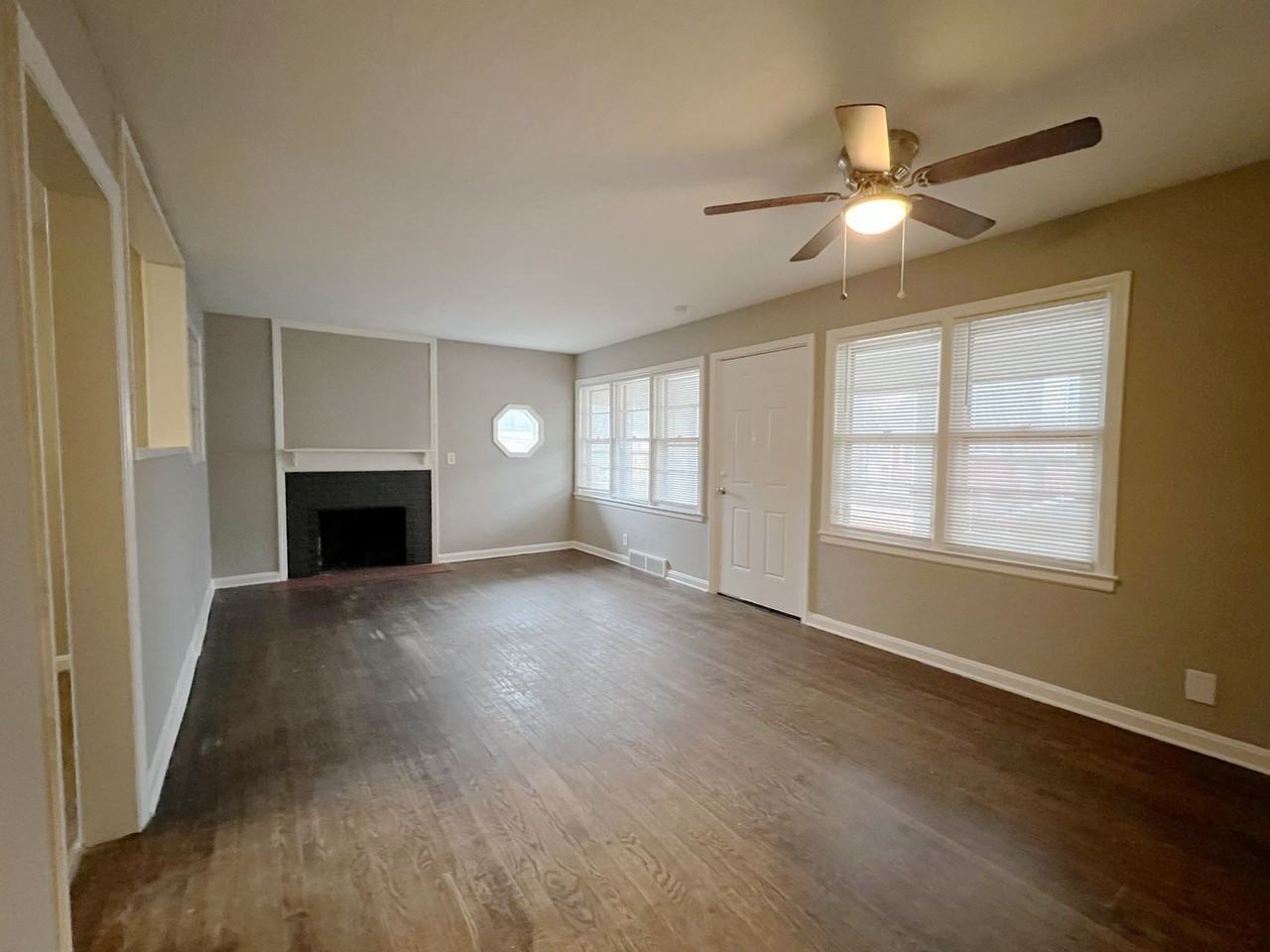 1413 S Sterling Ave - Photo 2 of 12