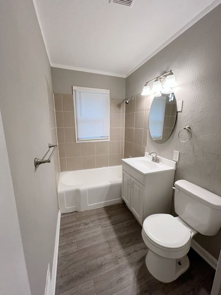 1413 S Sterling Ave - Photo 5 of 12