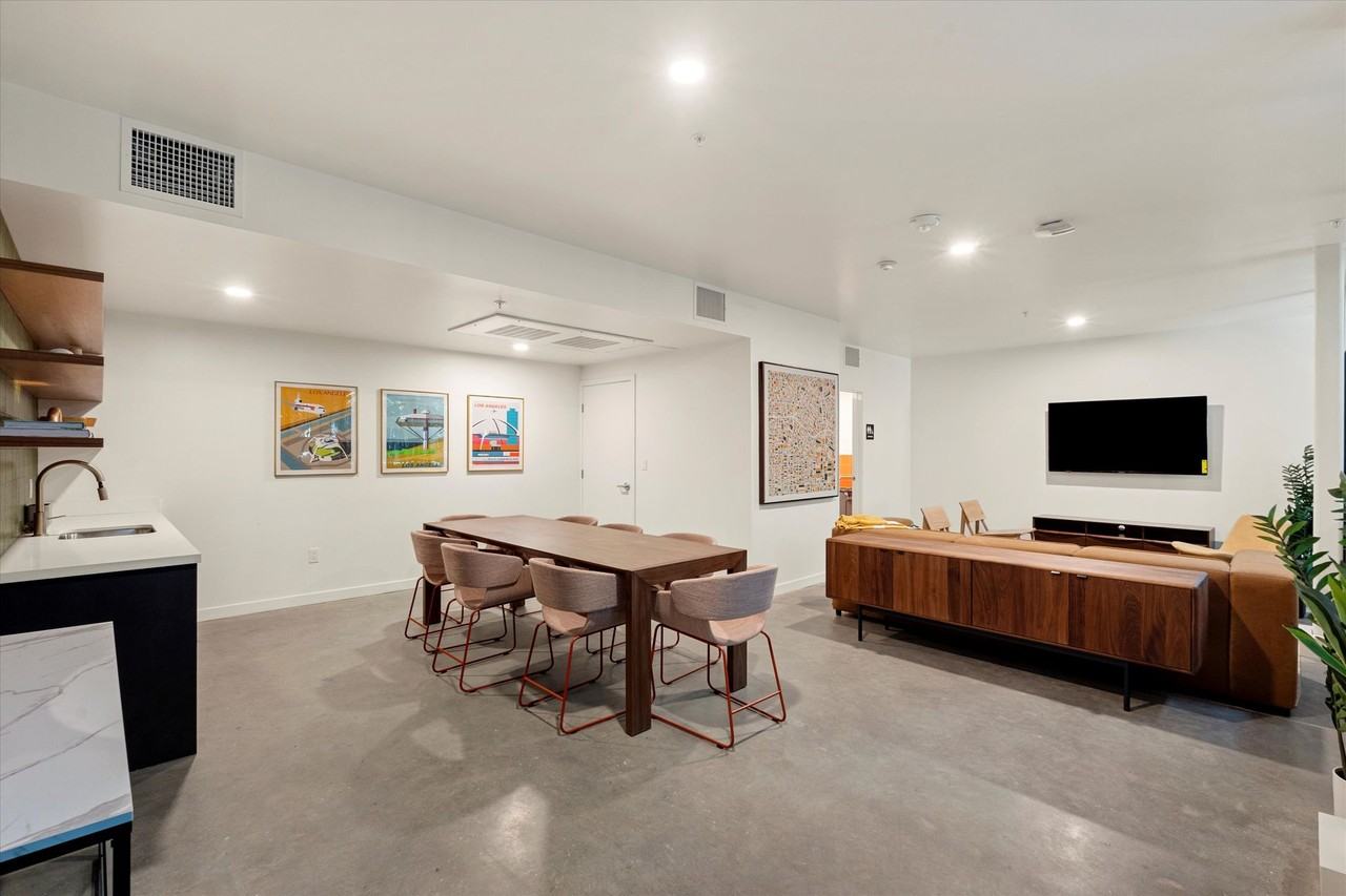 8833 Reading Ave Apartments - Photo 4 of 50