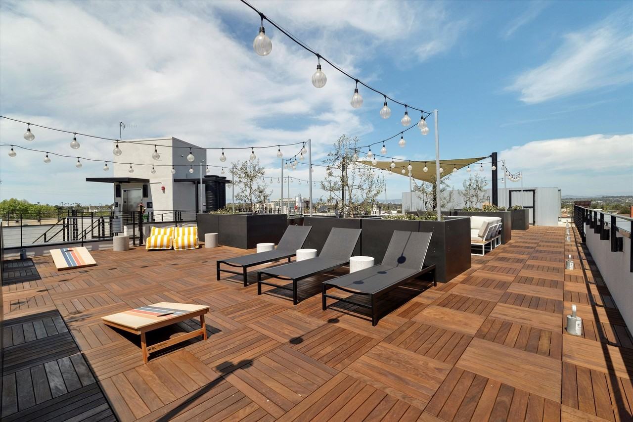 8833 Reading Ave Apartments - Photo 3 of 50