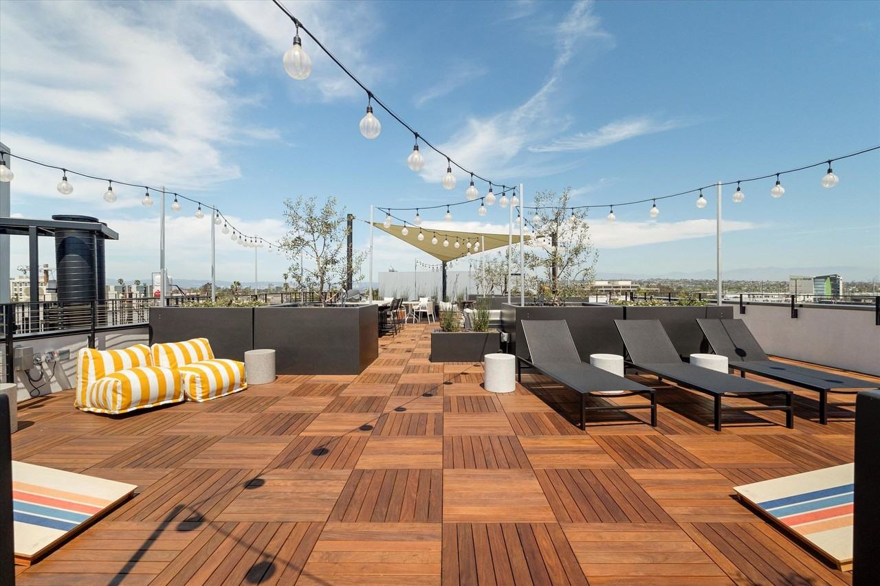 8833 Reading Ave Apartments - Photo 4 of 50