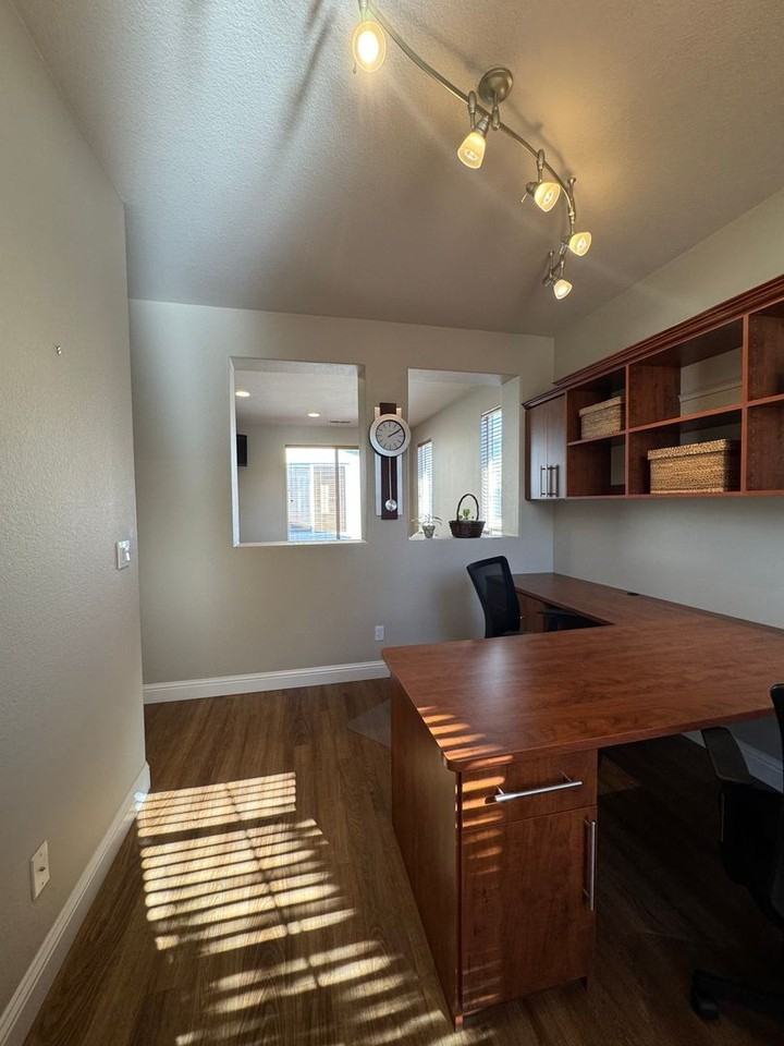 585 Seattle Slew Ct - Photo 5 of 38