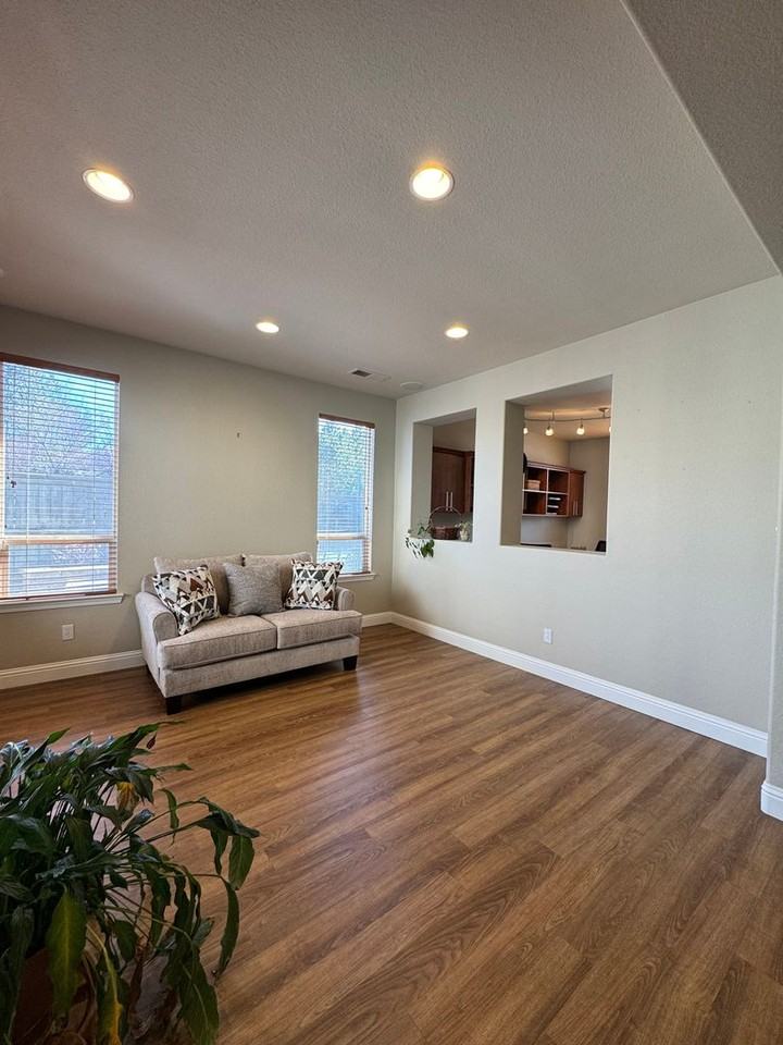 585 Seattle Slew Ct - Photo 7 of 38