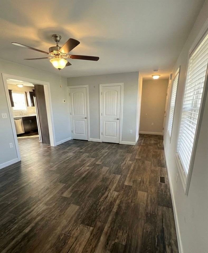 206 Woodridge Dr - Photo 3 of 18