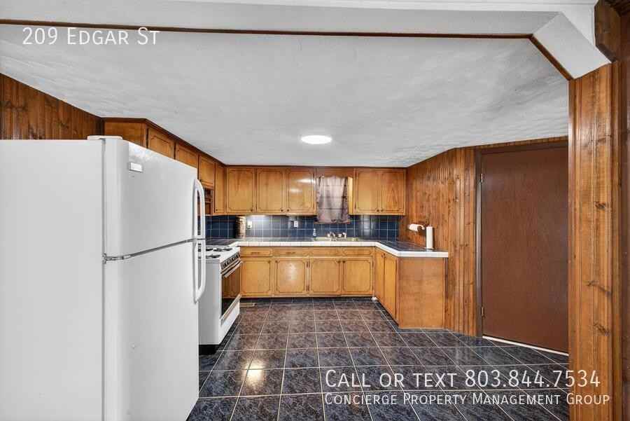 209 Edgar St - Photo 6 of 19