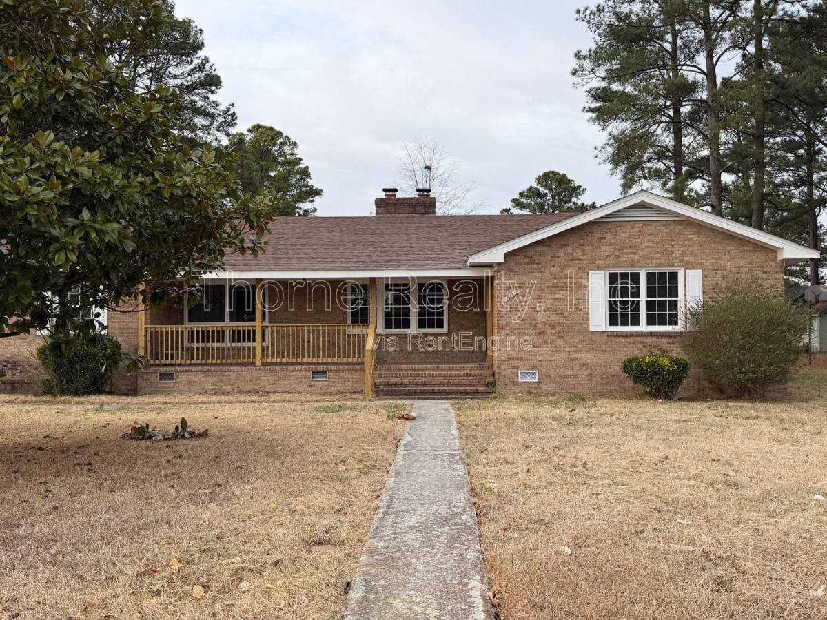 1600 King Cir - Photo 2 of 10