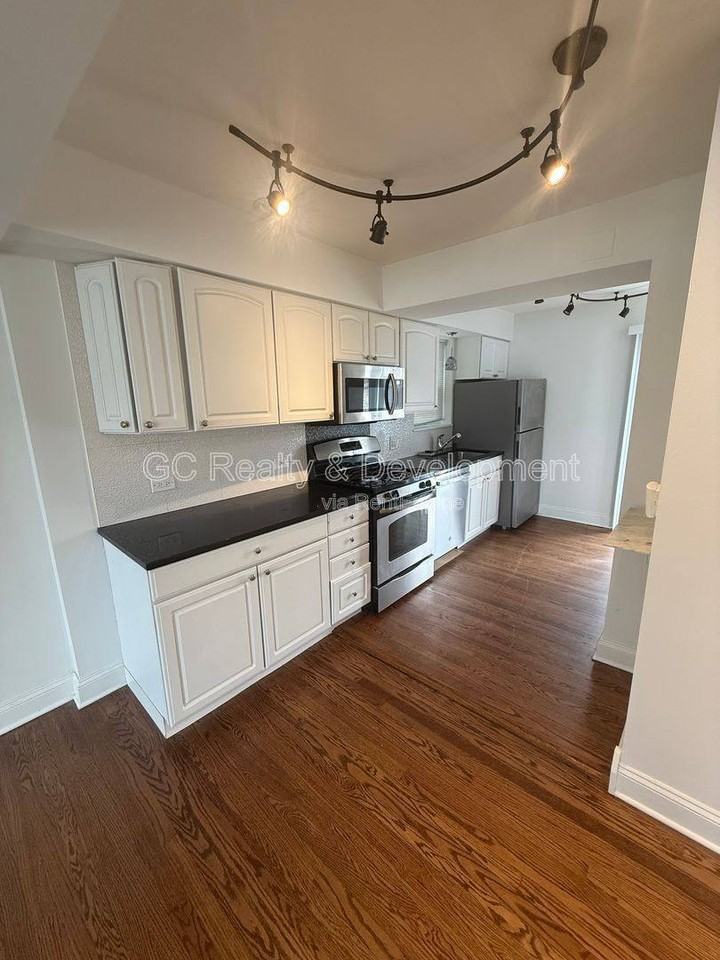 5125 N Mason Ave - Photo 2 of 10