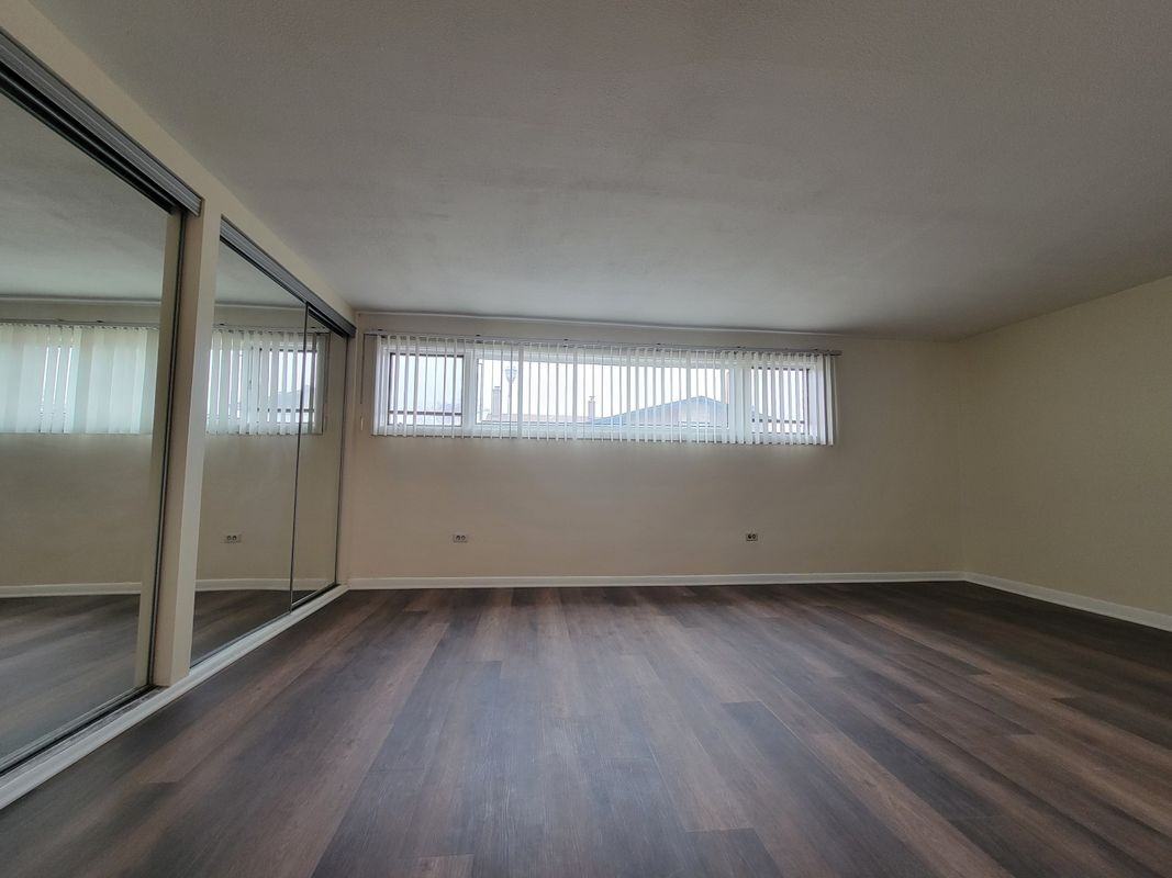 9225 S Cregier Ave ##G - Photo 5 of 16