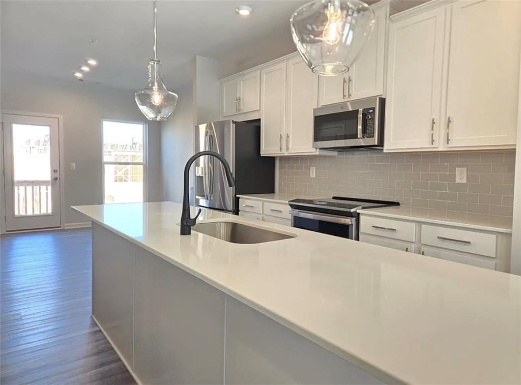 341 Skylar Ct Se - Photo 3 of 12