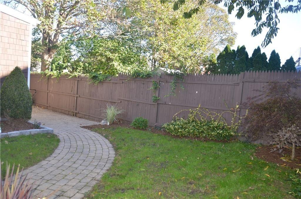 15 Halsey St - Photo 4 of 33