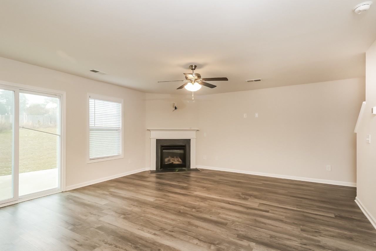 1032 Winter Way - Photo 5 of 18