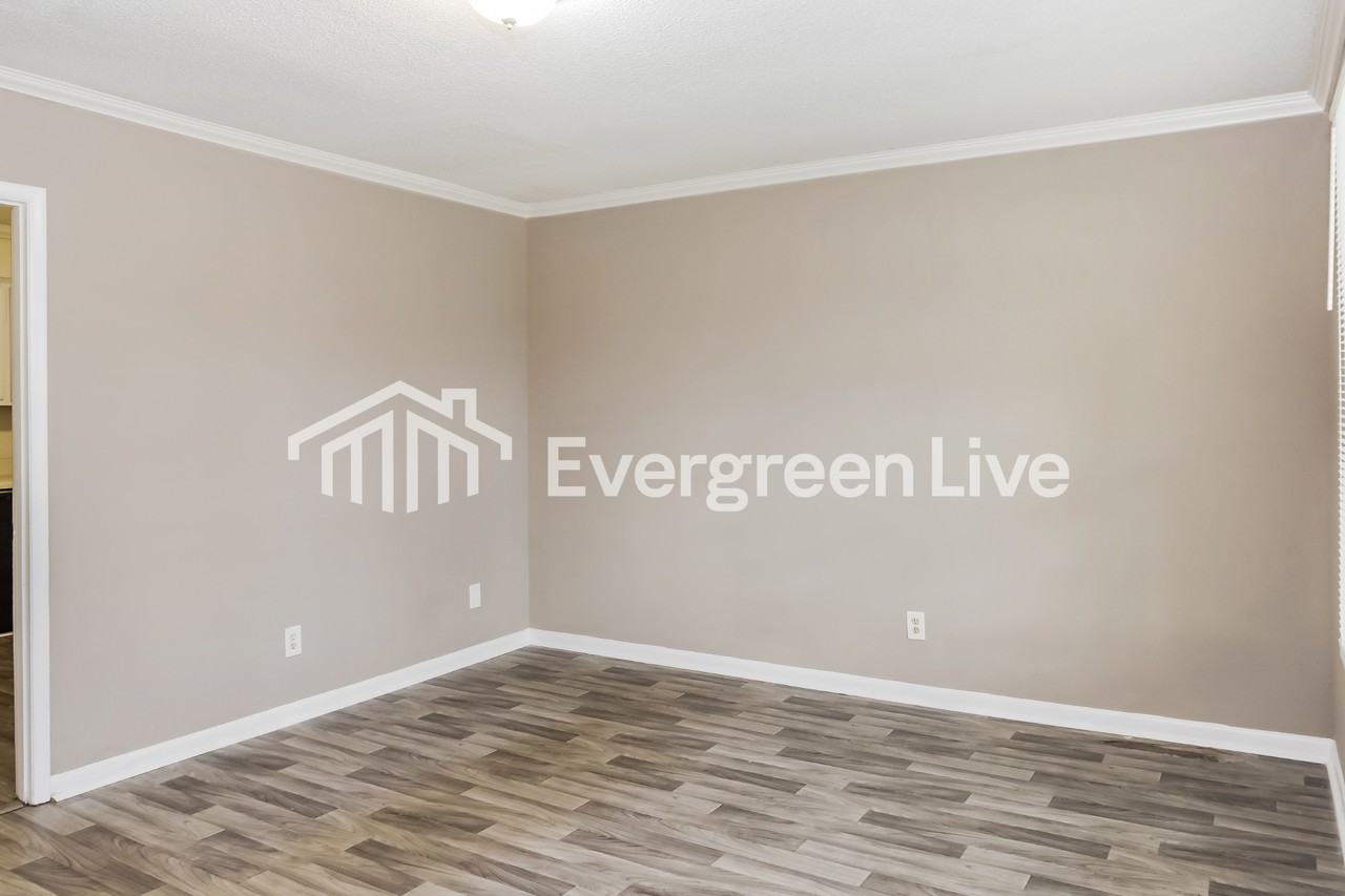 1302 Skyview St Sw - Photo 4 of 15