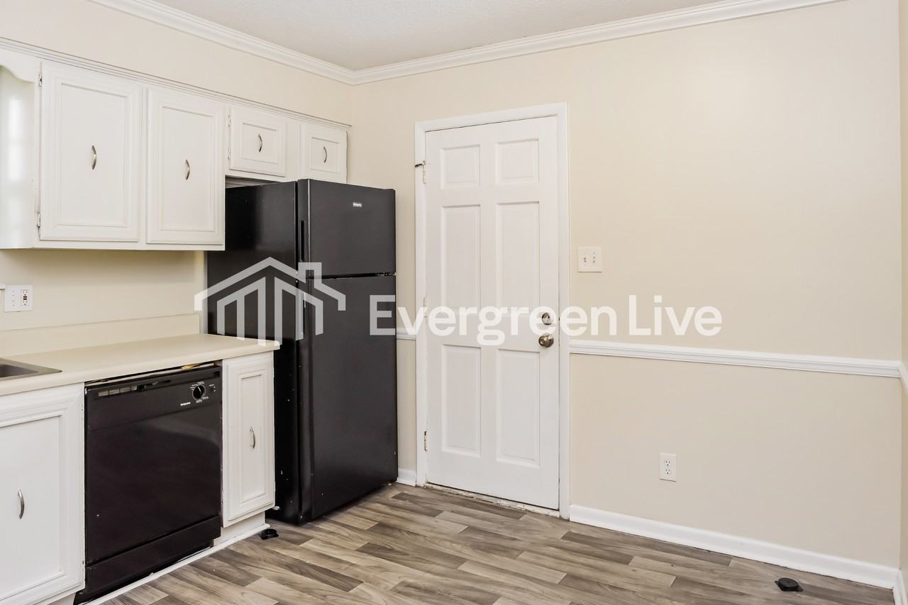 1302 Skyview St Sw - Photo 6 of 15