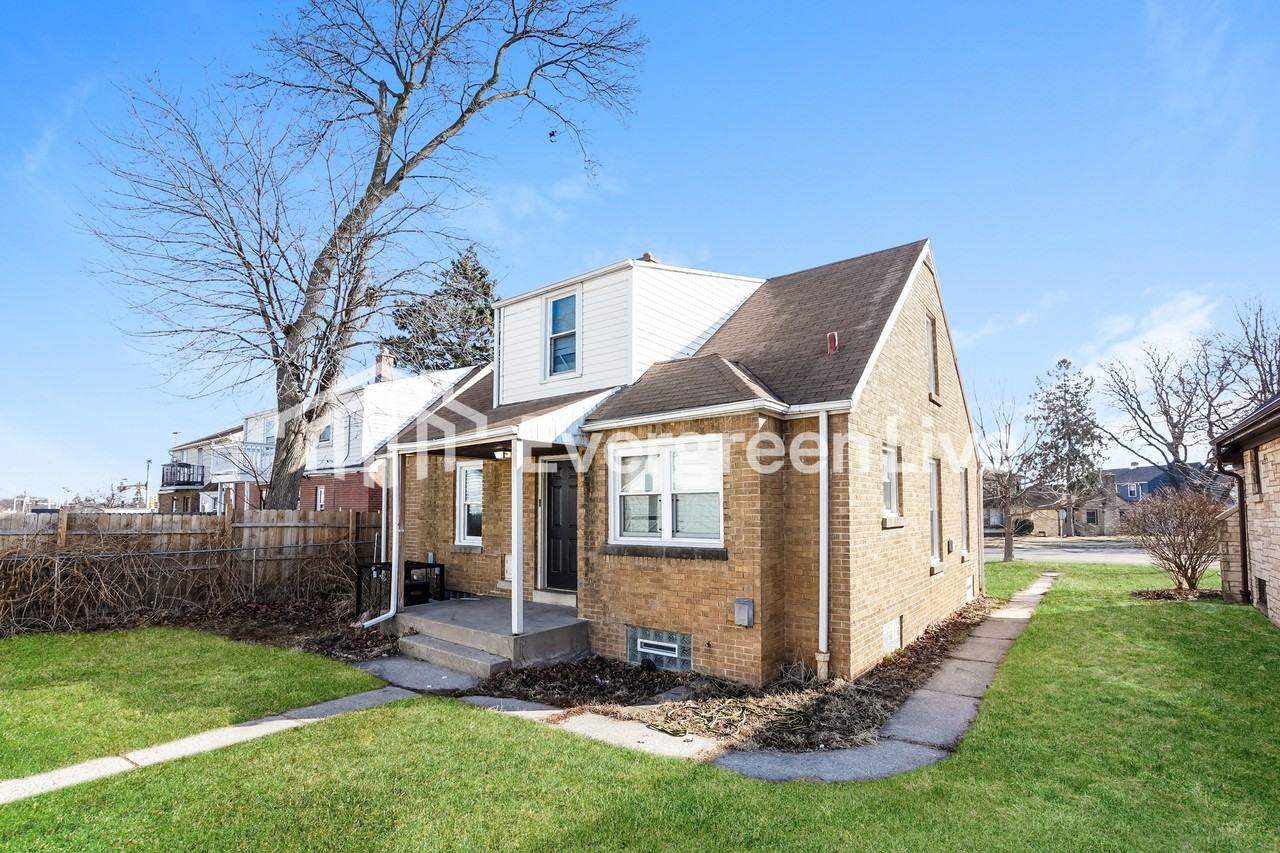 3945 N 51st Blvd - Photo 3 of 15