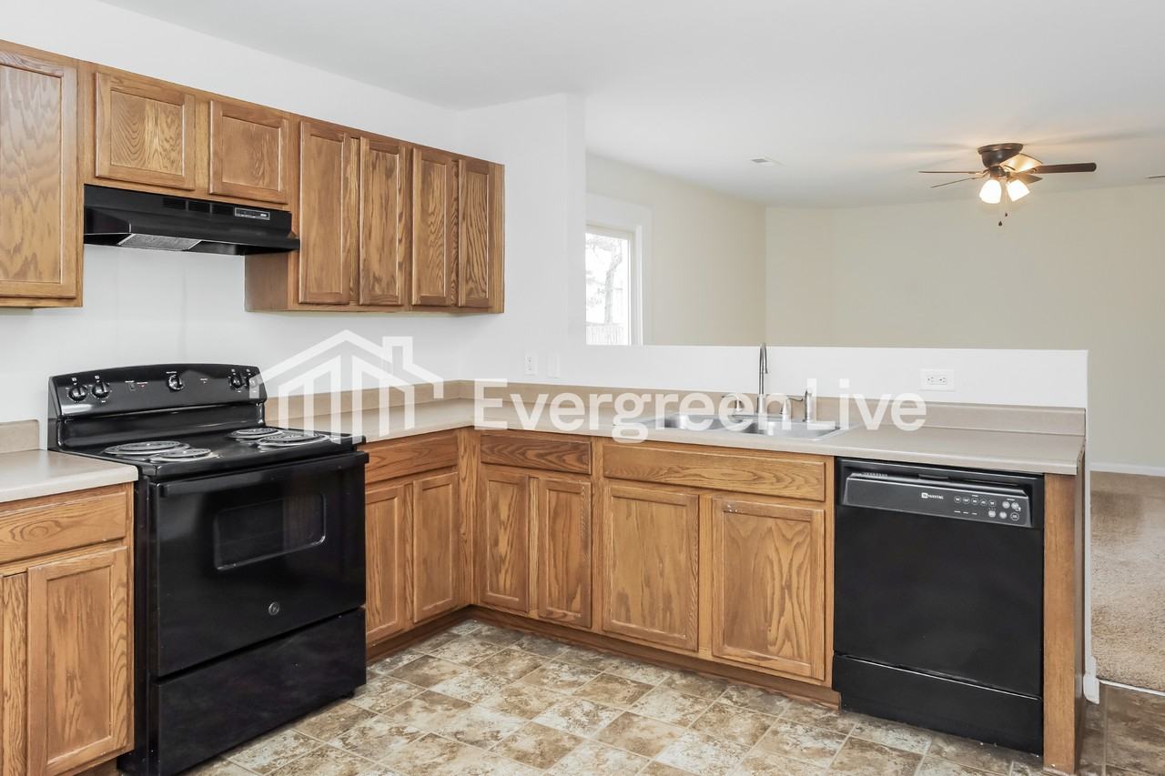 112 Bayside Ln - Photo 5 of 15