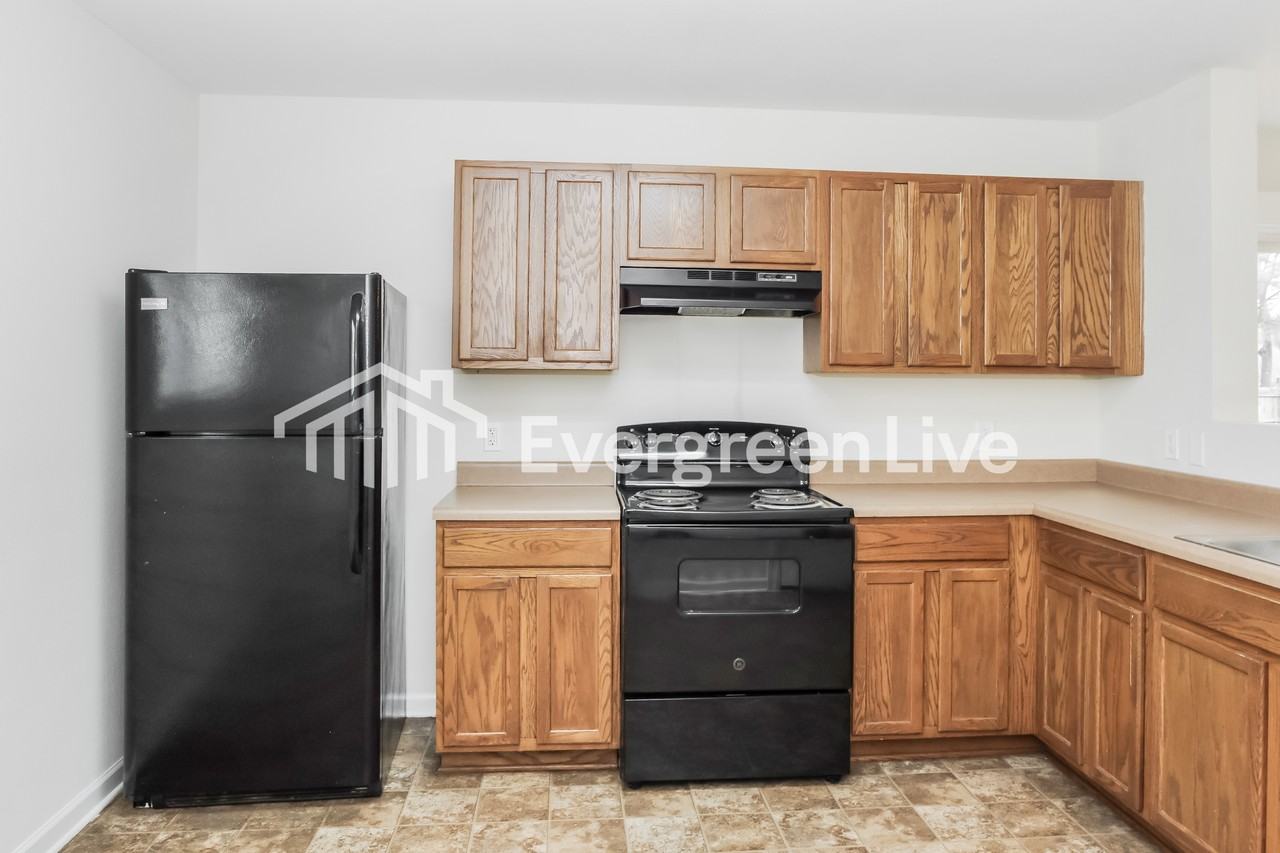 112 Bayside Ln - Photo 6 of 15