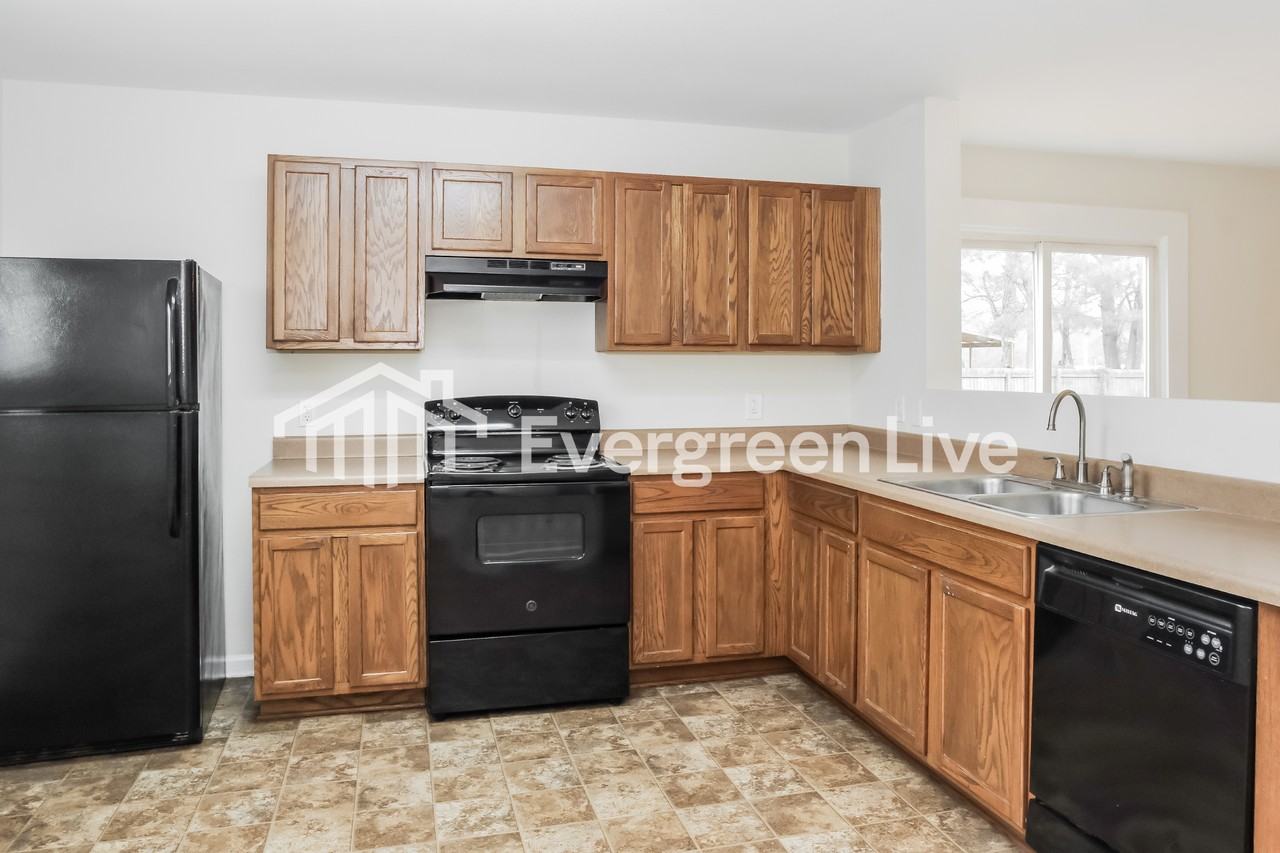 112 Bayside Ln - Photo 7 of 15