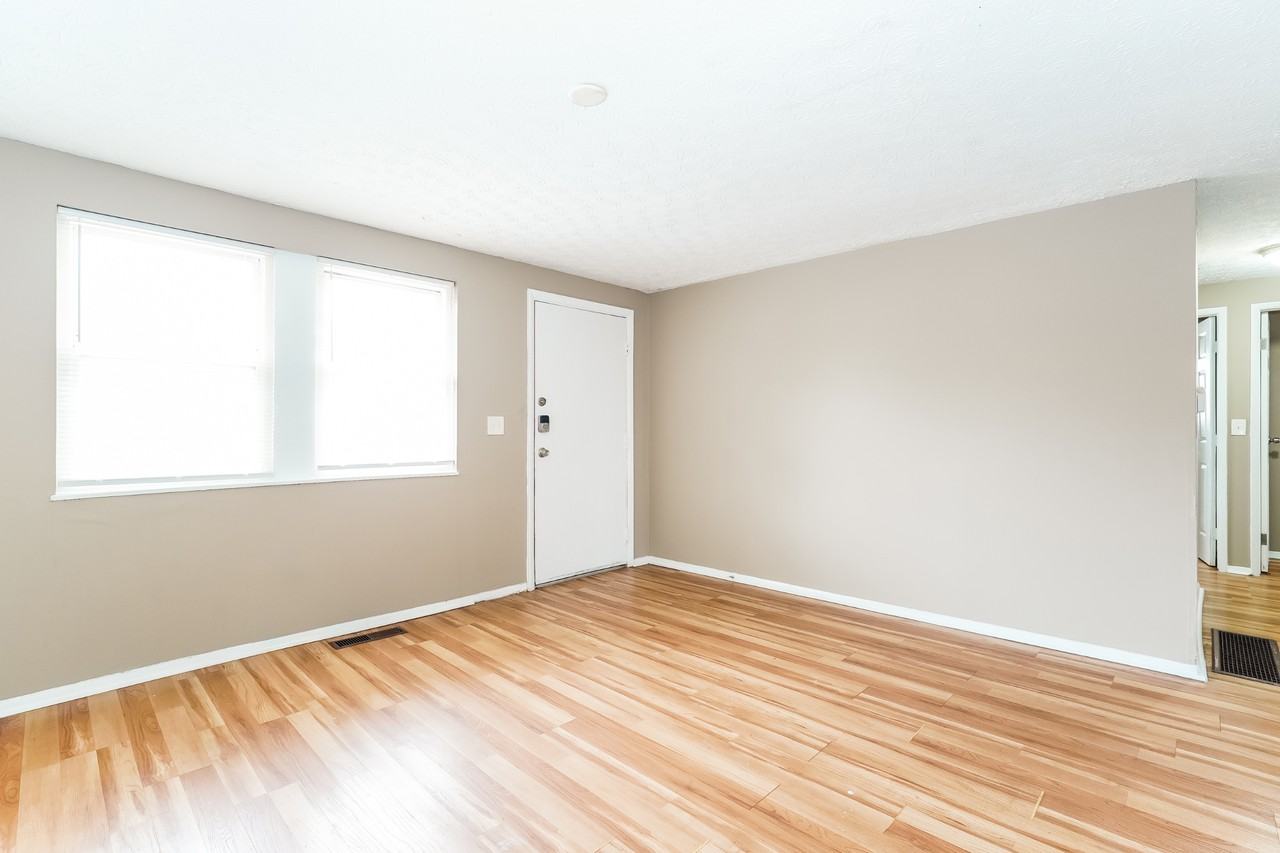 3379 Clarkston Ave - Photo 3 of 15