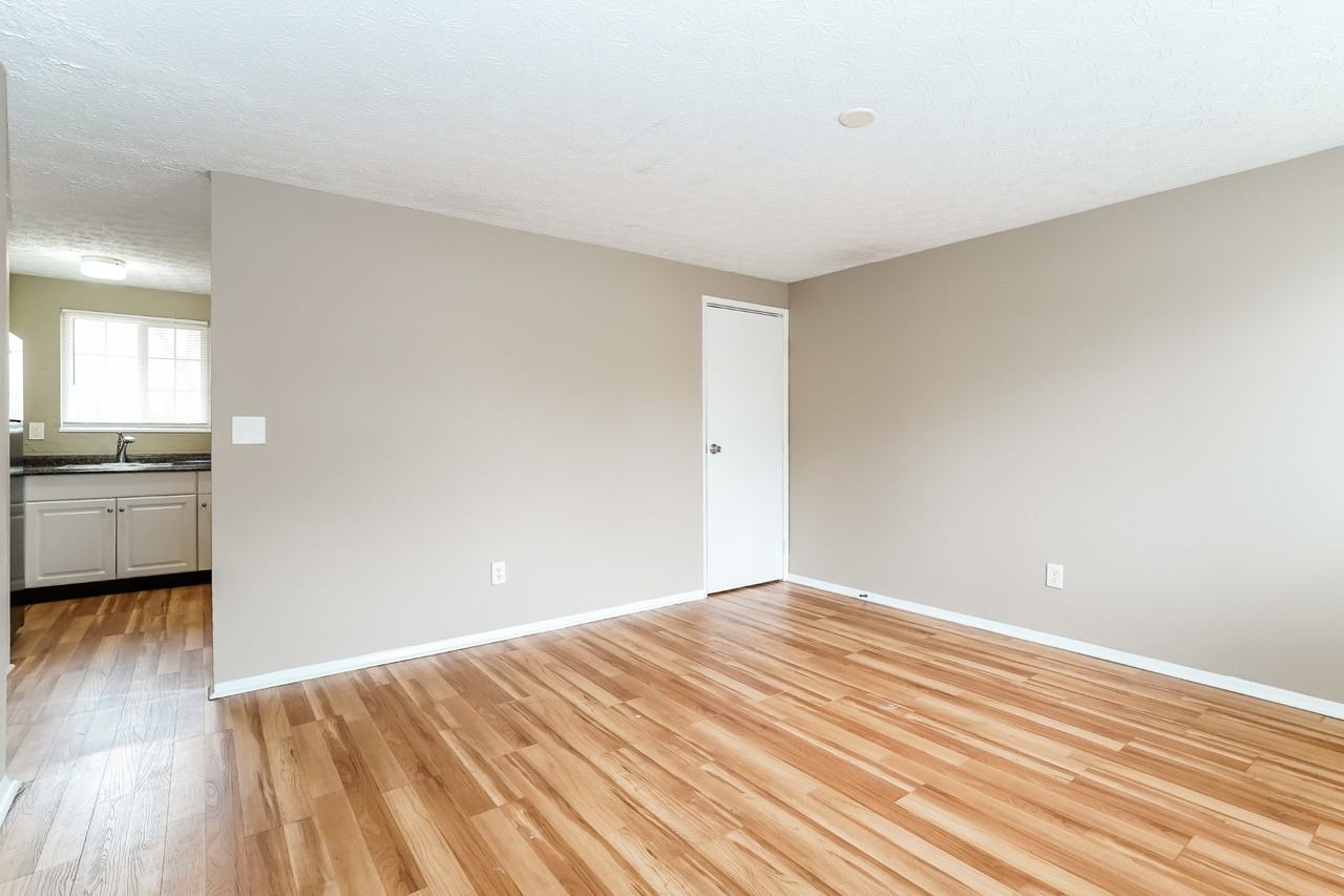 3379 Clarkston Ave - Photo 4 of 15