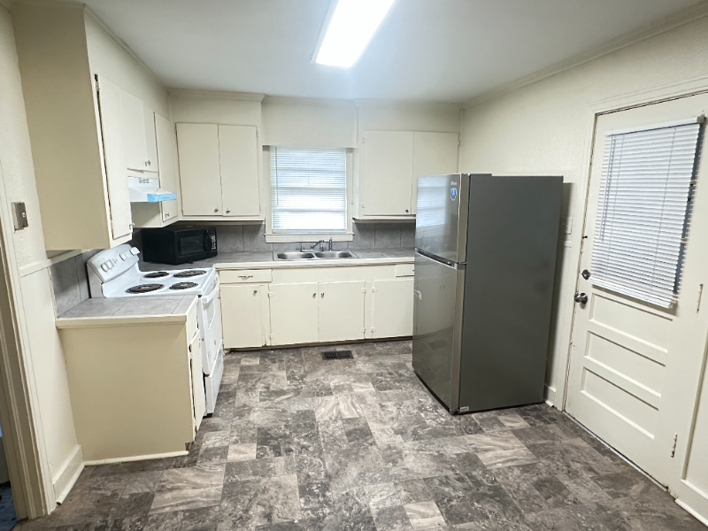 3679 Southland Dr - Photo 6 of 23