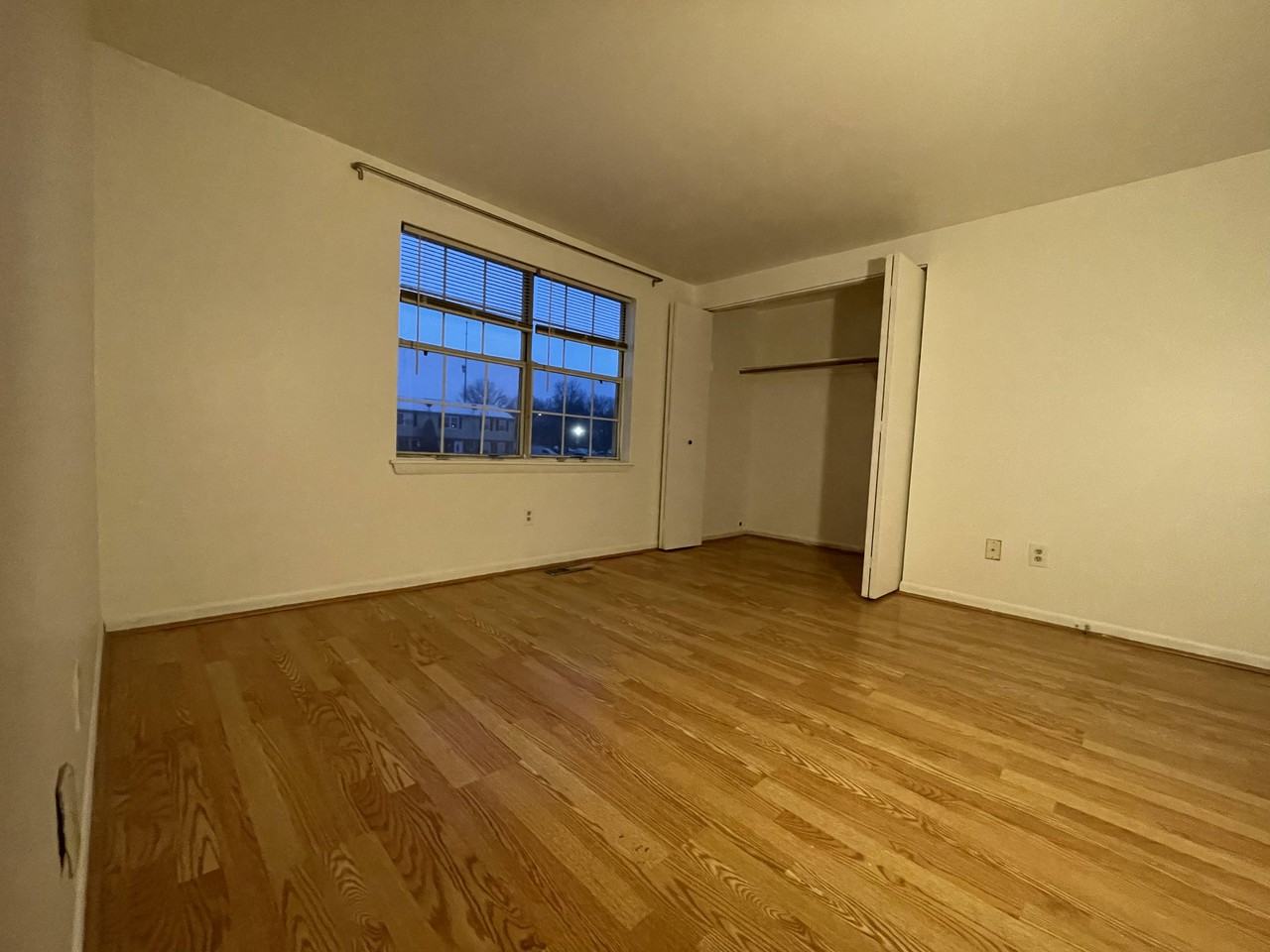 1127 Providence Court - Photo 4 of 12