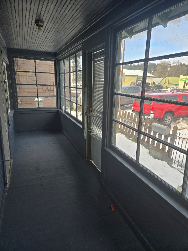 716 E 1st St - Photo 2 of 13