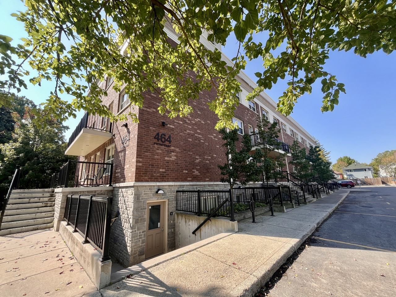 464 Frontenac St | Princess Court Apartments - 464 Frontenac St ...