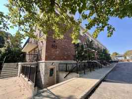 featured image of 464 Frontenac St