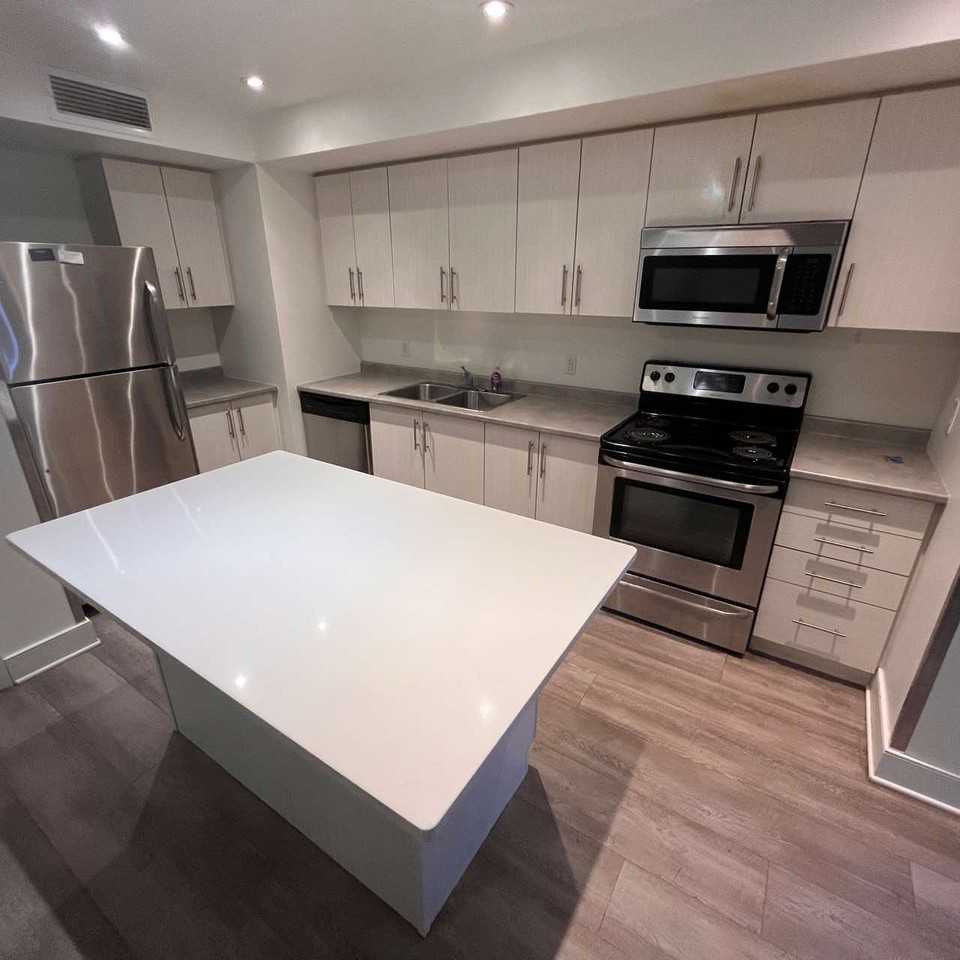 464 Frontenac St | Princess Court - Photo 6 of 22