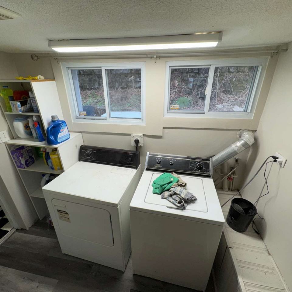 176 Montreal St - Photo 3 of 12