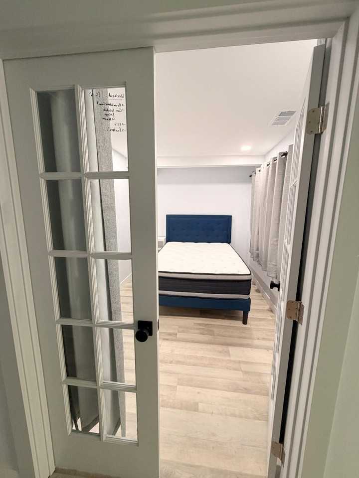 721 Clyde Avenue ##A - Photo 4 of 7