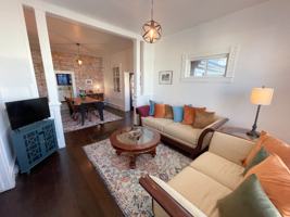 featured image of 711 W 5th St