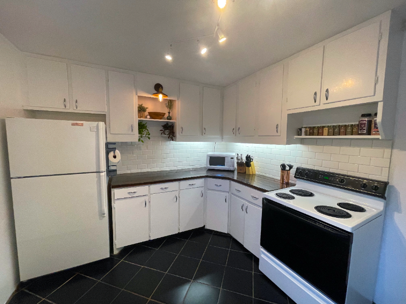 711 W 5th St - Photo 4 of 21