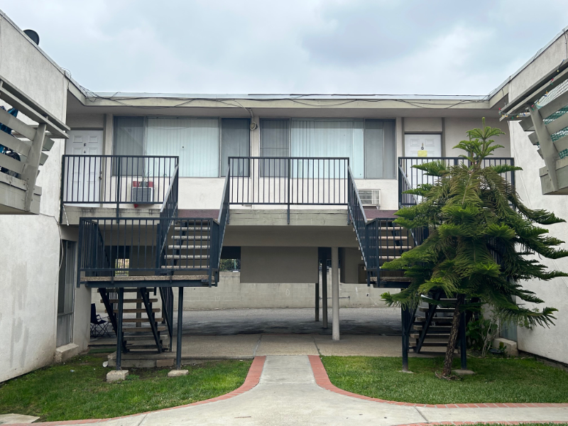 841 N Orange St - Photo 2 of 8