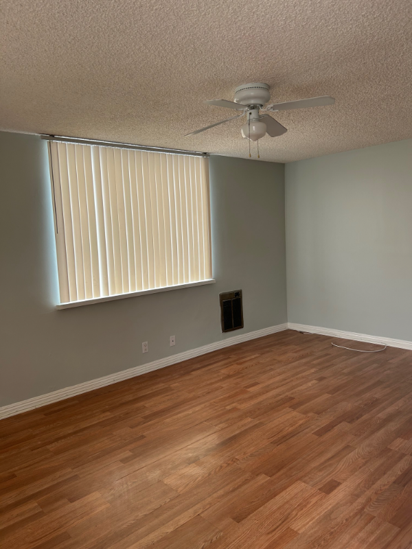 841 N Orange St - Photo 7 of 8