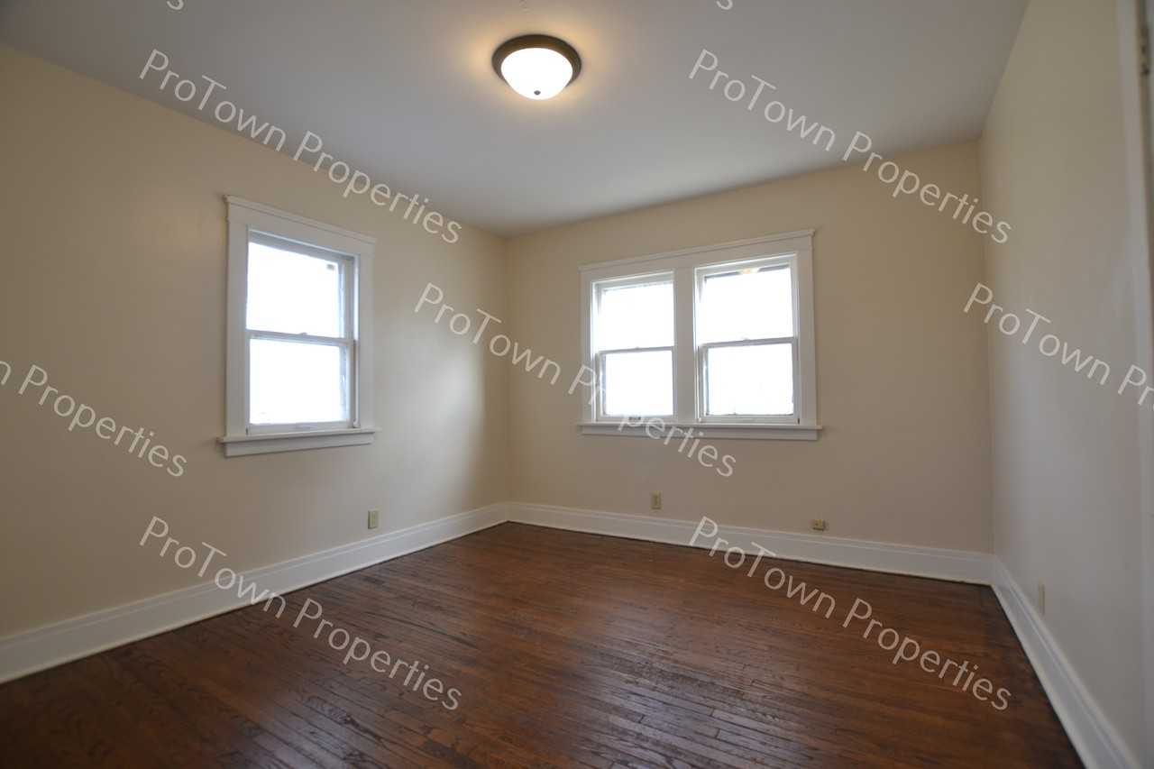 809 East Washington Street - Photo 6 of 6