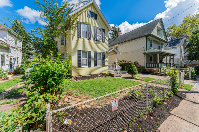 2051 W 45th St #DOWN - Photo 5 of 24