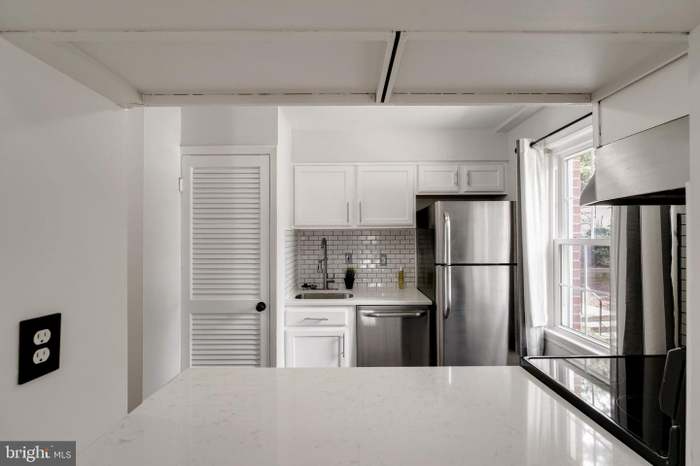 2016 37th St Se #102 - Photo 5 of 17