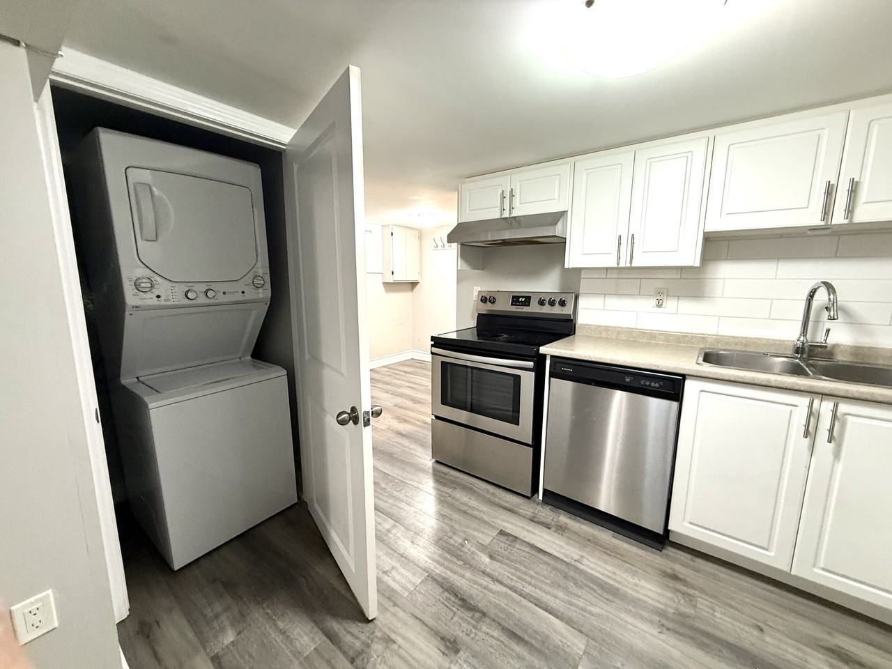 282 East 33rd St - Photo 6 of 6