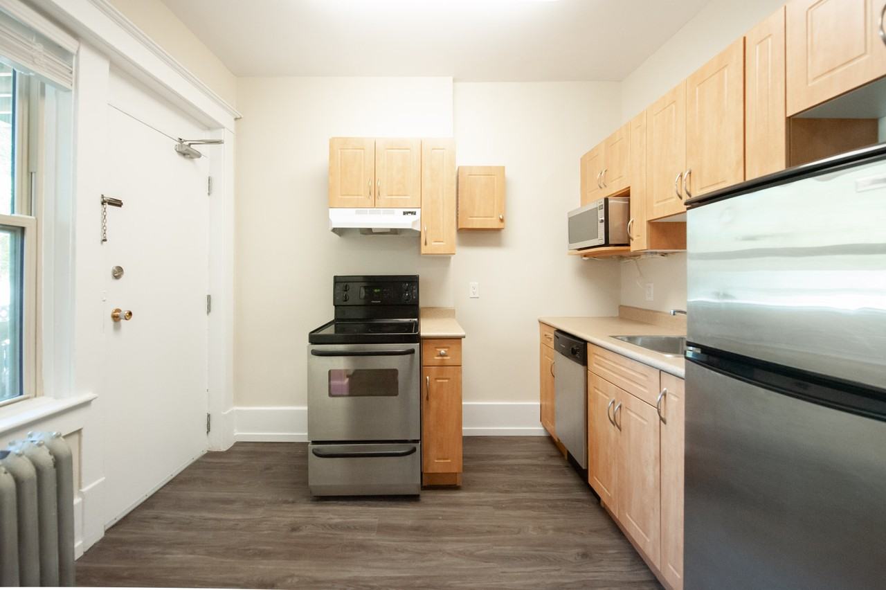 573 Warsaw Avenue - Photo 4 of 14