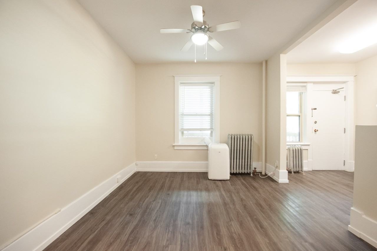 573 Warsaw Avenue - Photo 5 of 14