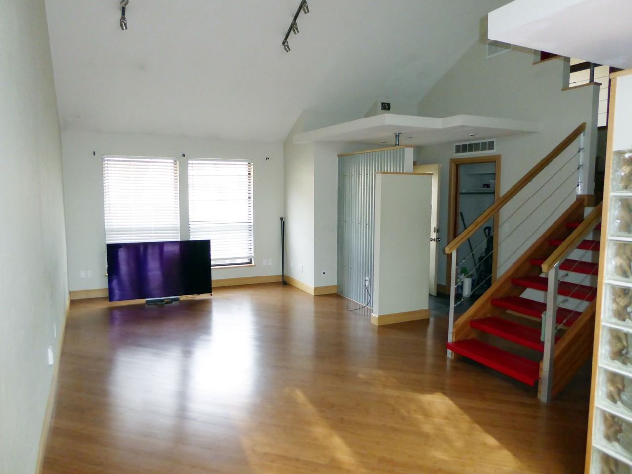 1031 Mirrormere Circle - Photo 5 of 18