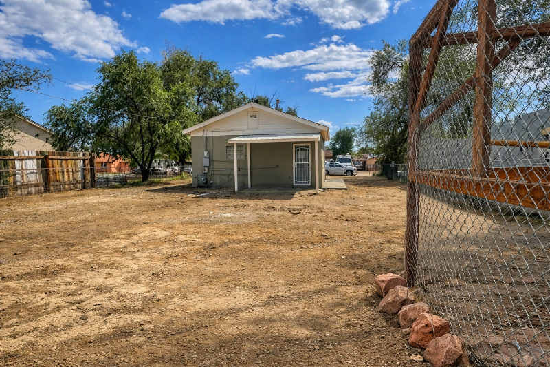 2015 W 19th St - Photo 7 of 7