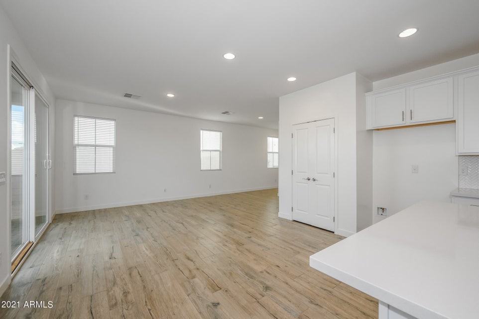 9517 East Talon Avenue - Photo 6 of 26