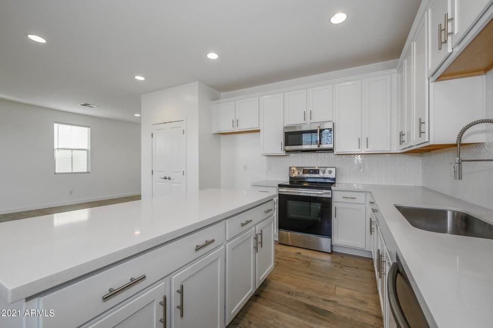 9517 East Talon Avenue - Photo 7 of 26