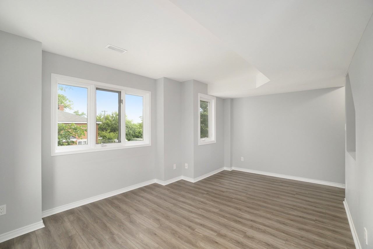 725 Alesther Street #B - Photo 3 of 17