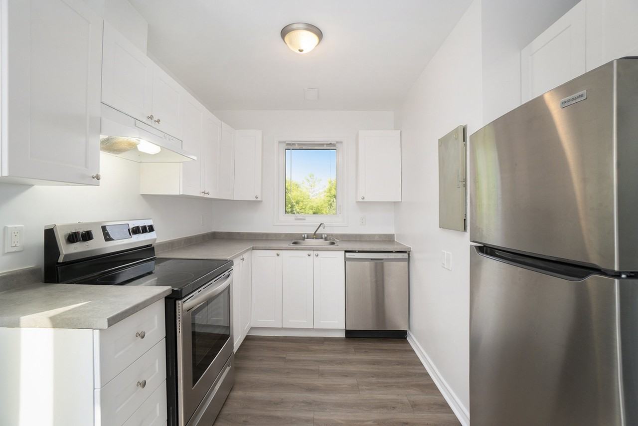 725 Alesther Street #B - Photo 7 of 17